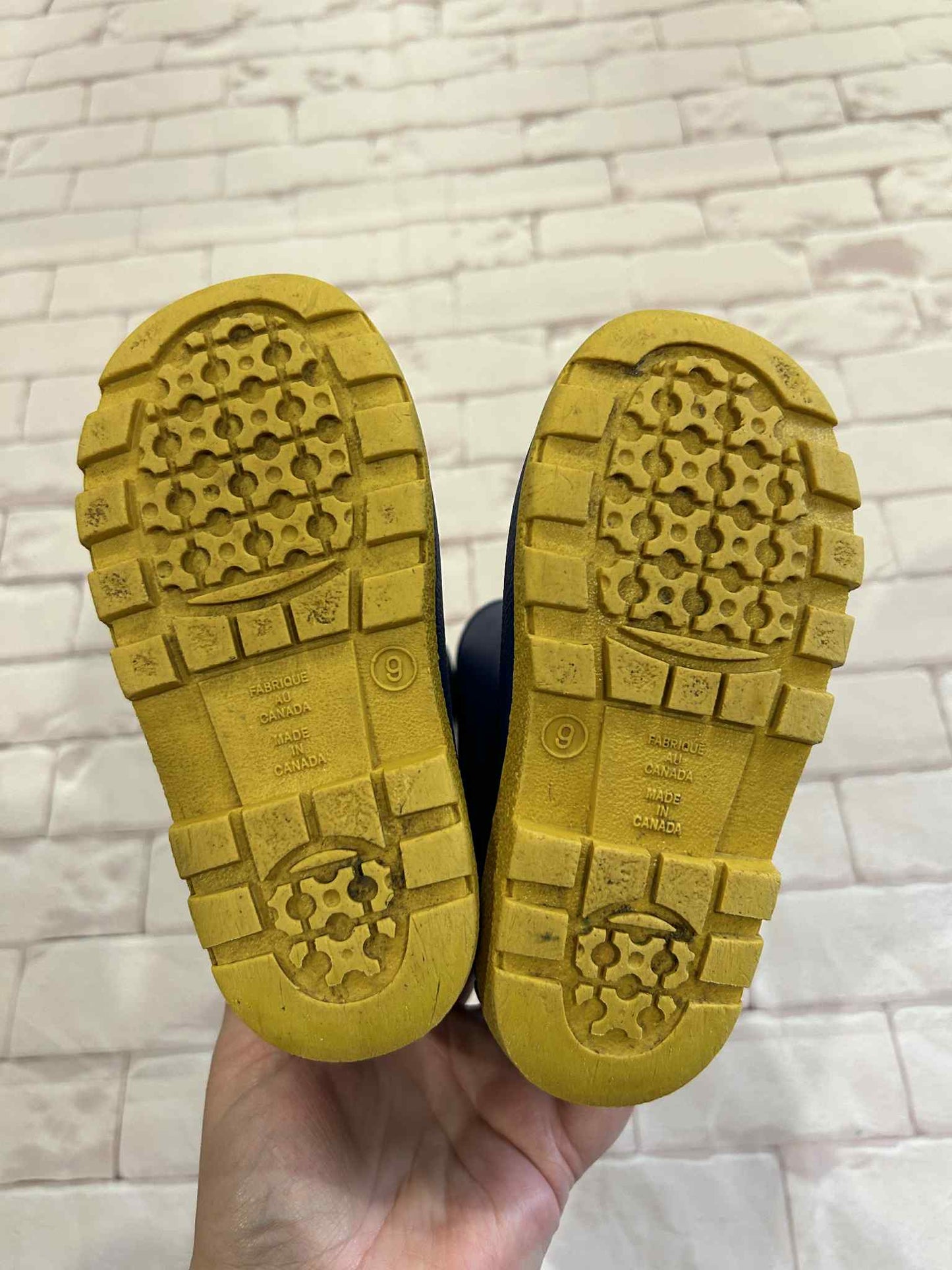 Shoes Size 9