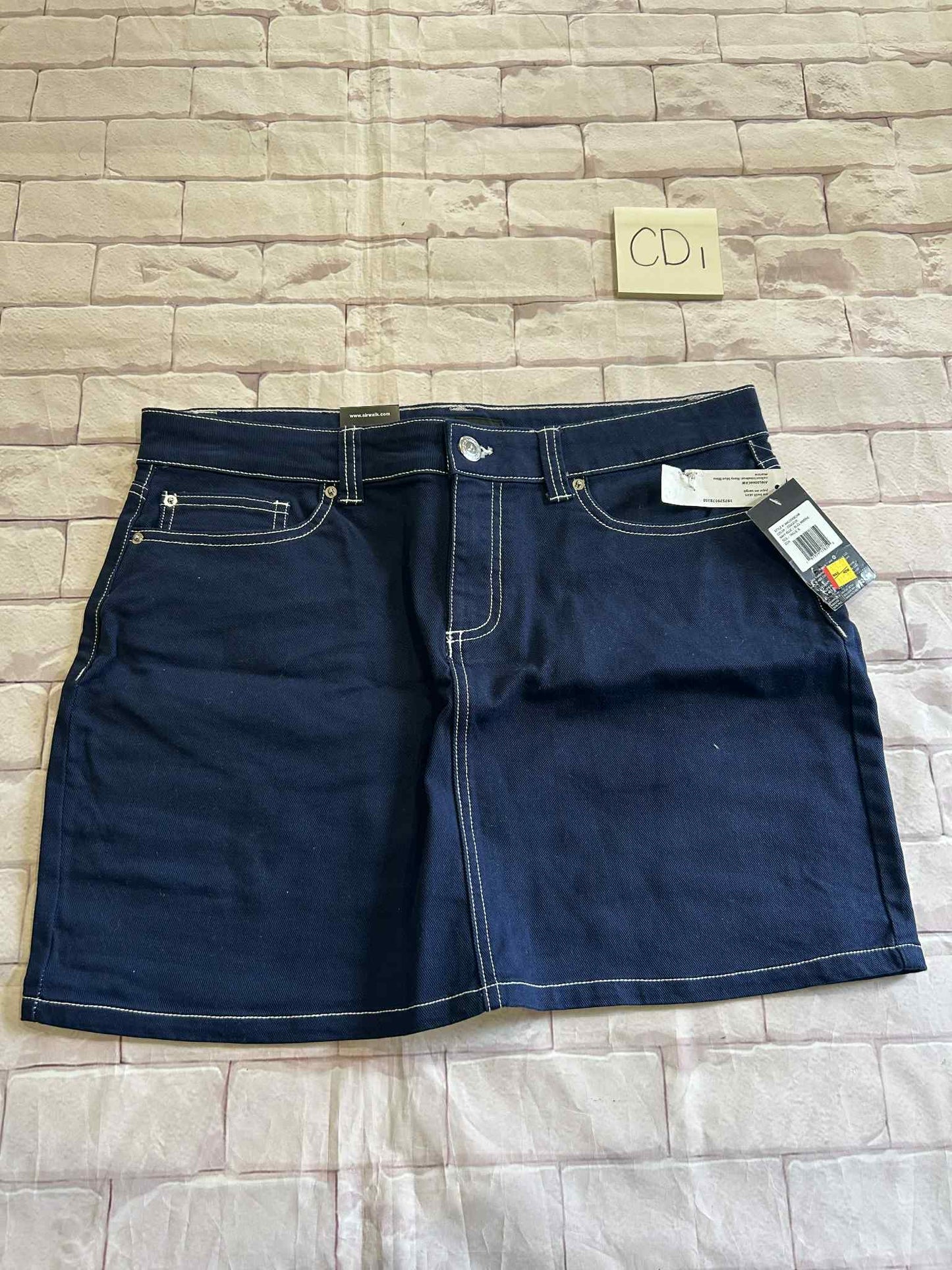 Ladies Bottoms Size 6 BNWT