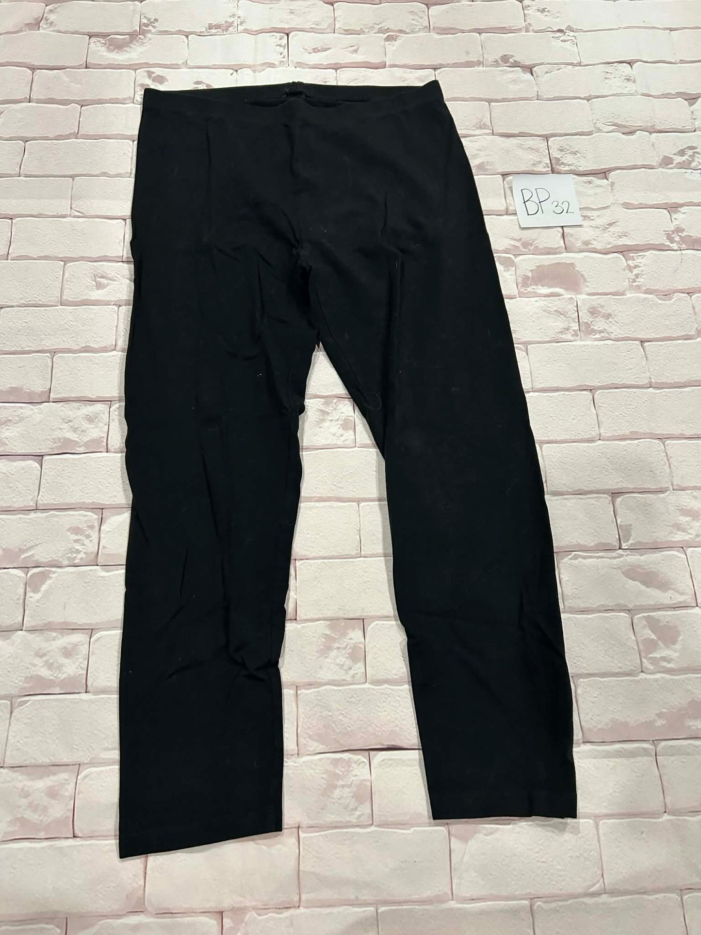 Ladies Bottoms Size M