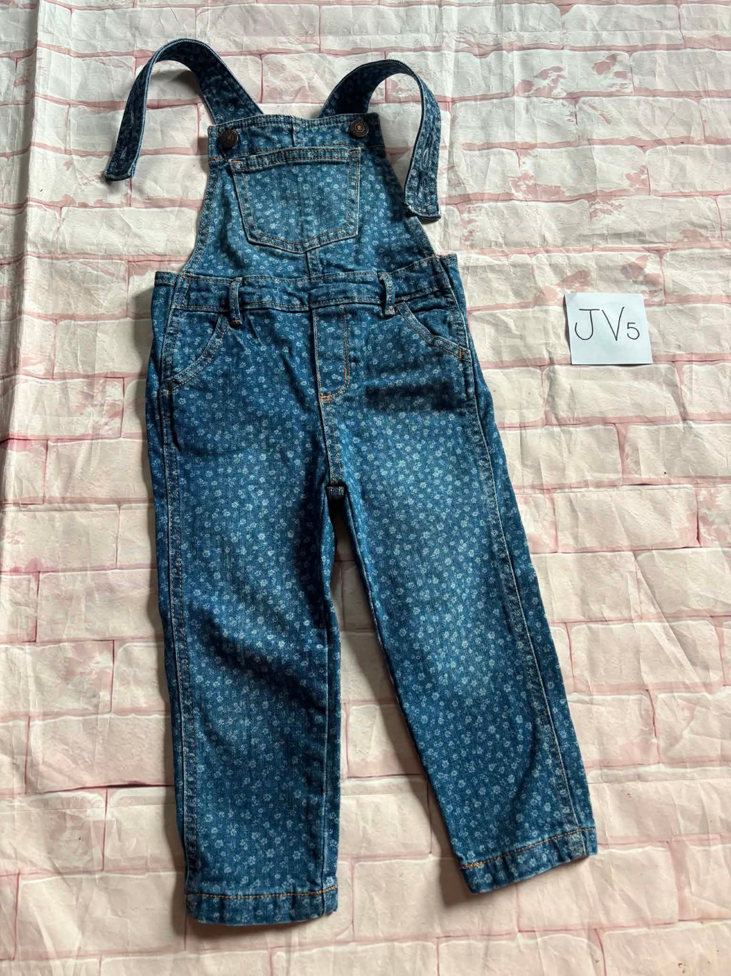 Outfit Size 3