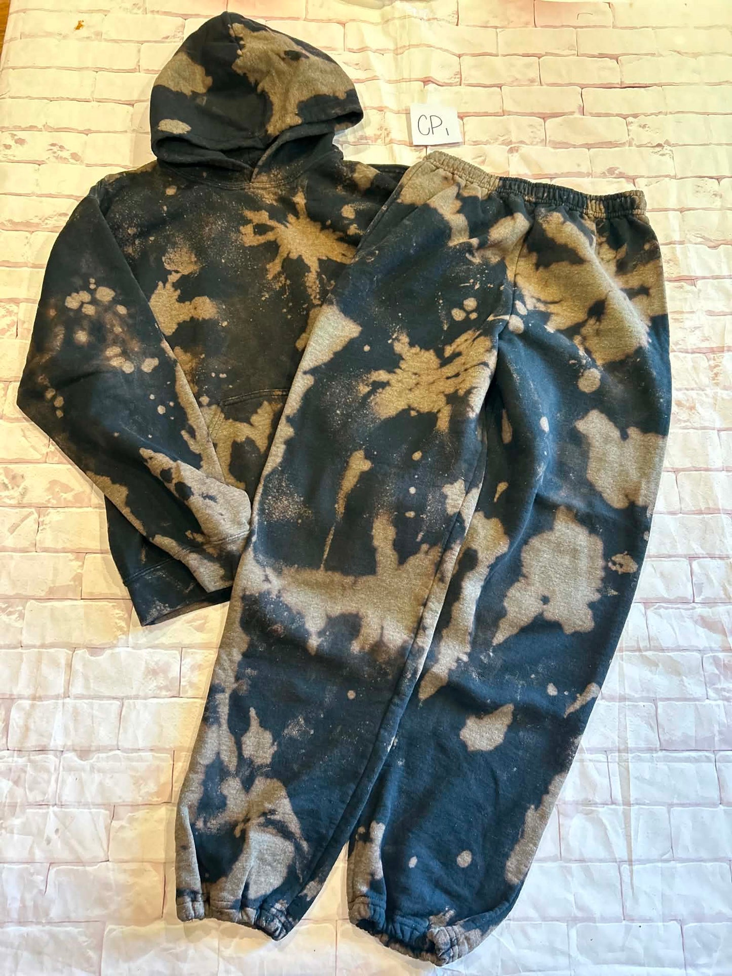 Ladies Outfit Size M