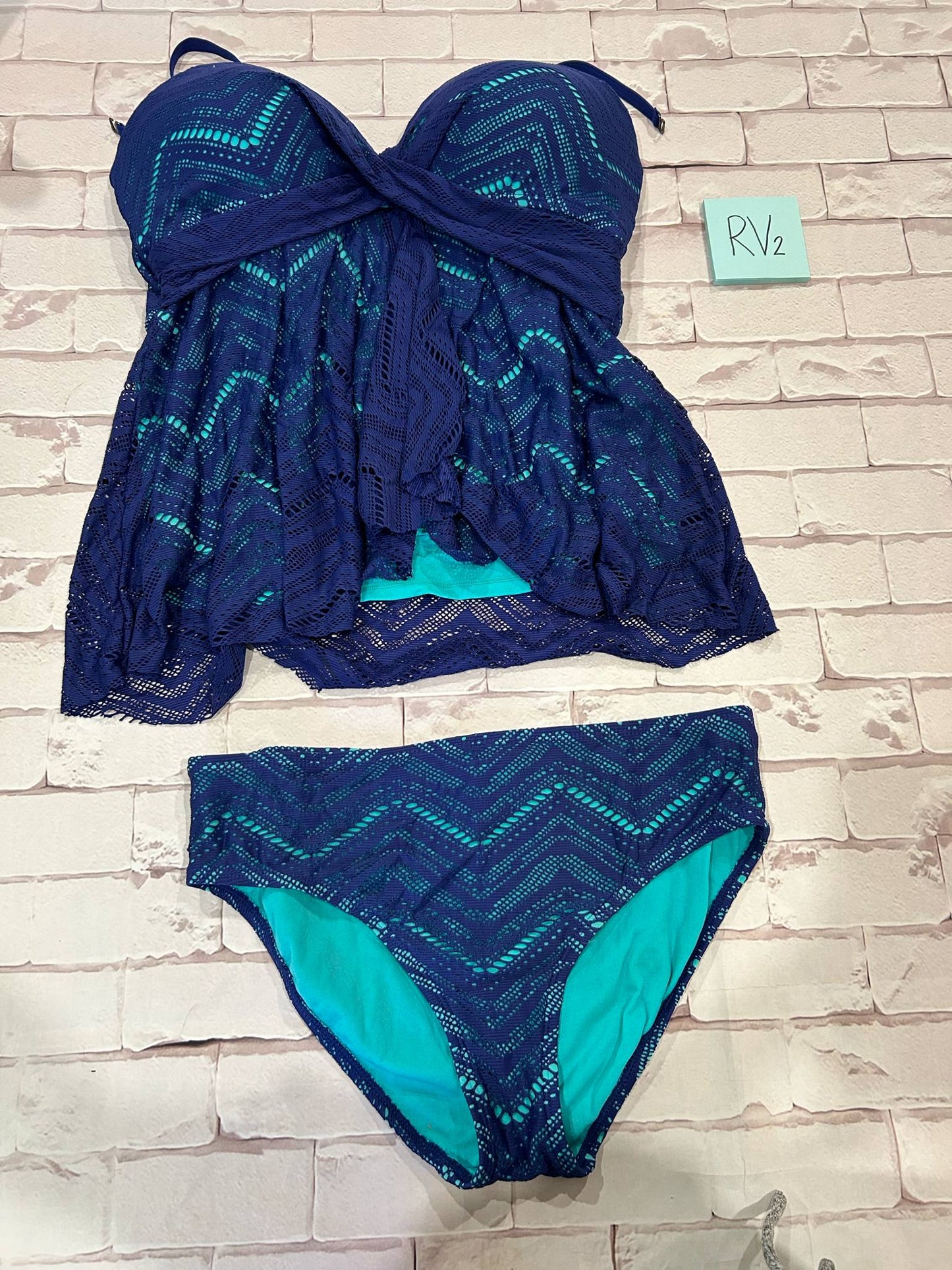 Ladies Swimwear Size 16 Top 12 Bottoms