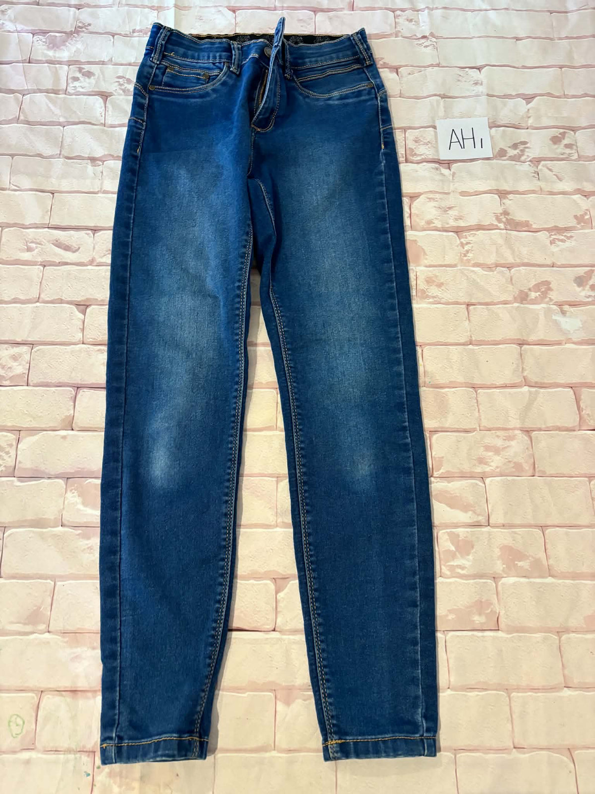 Ladies Bottoms Size 6