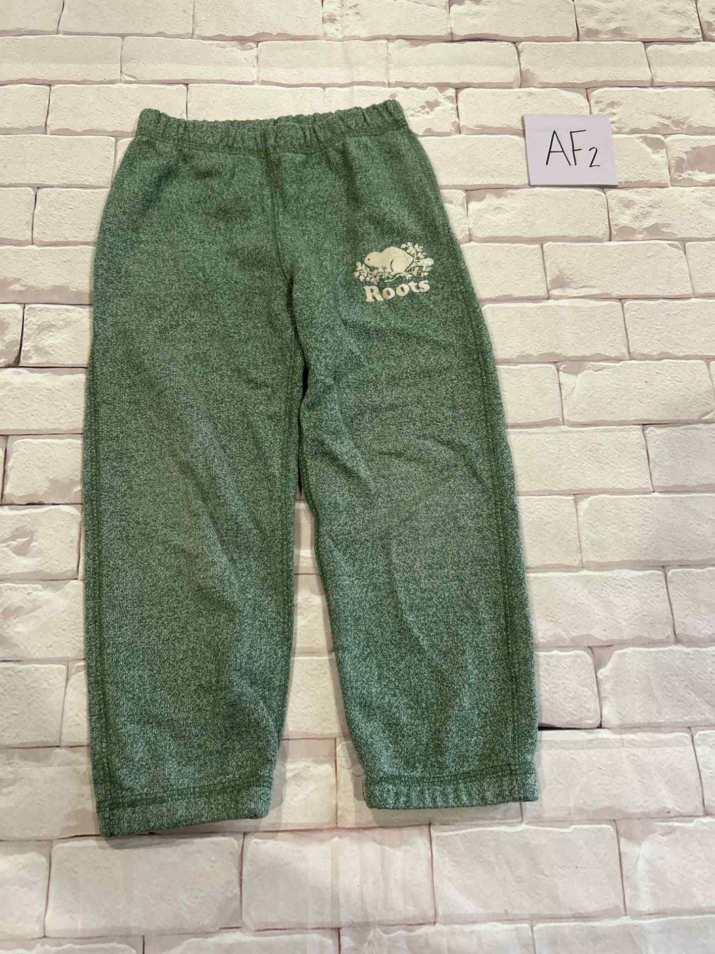 Bottoms Size 4 Wear on Logo