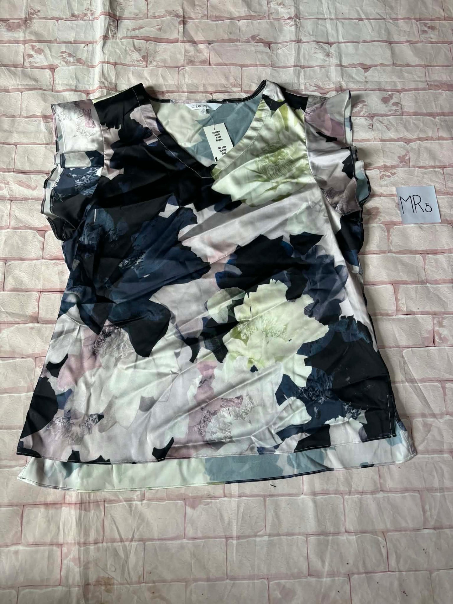 Ladies Top Size L BNWT