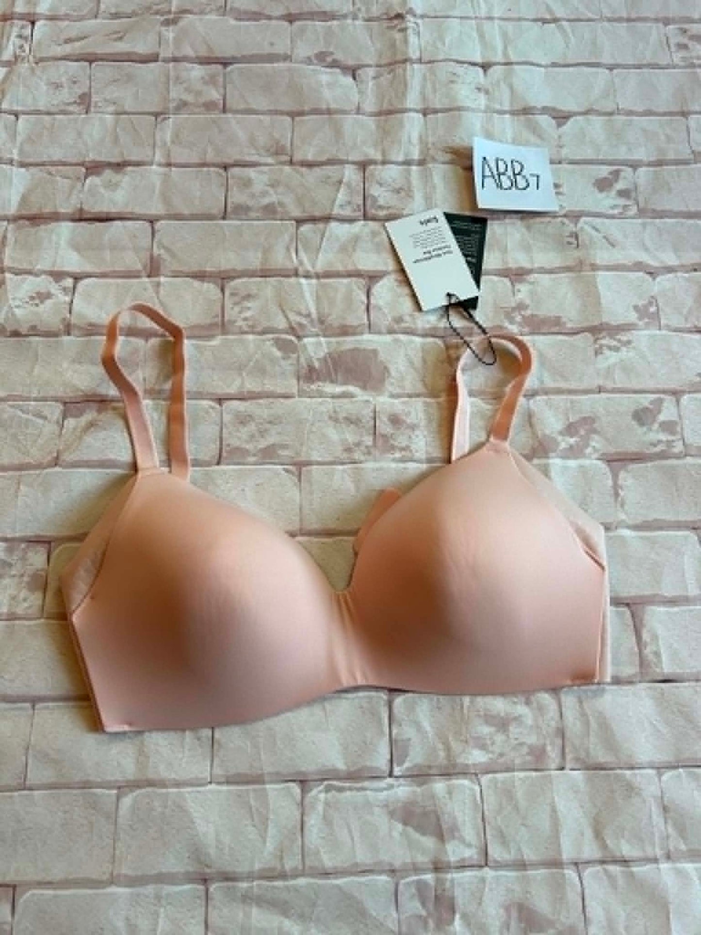 Ladies Bra Size 34D BNWT Wing Women
