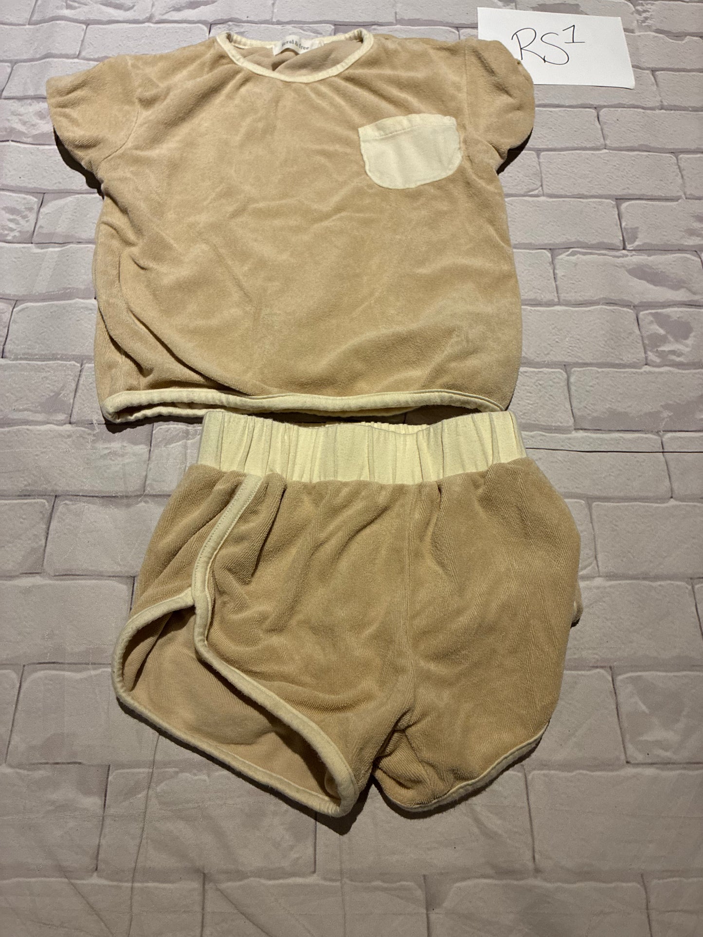 Outfit Size 4