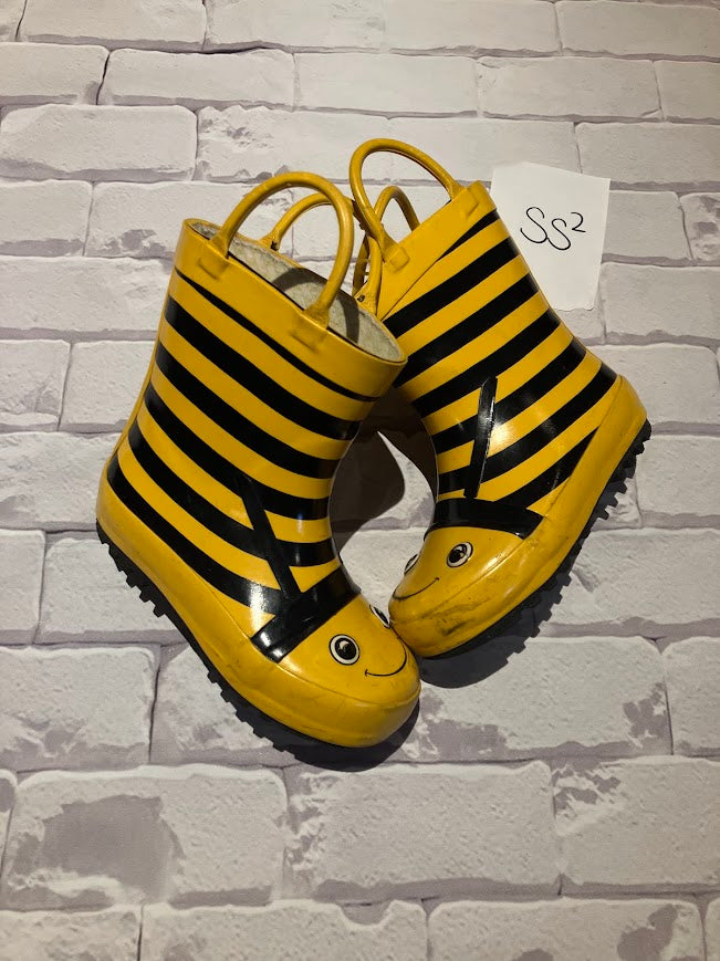 Boys Shoes Size 8