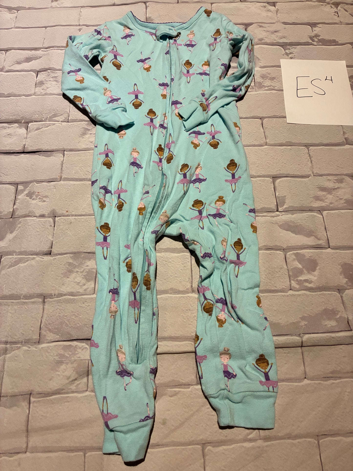 Sleepwear Size 24m