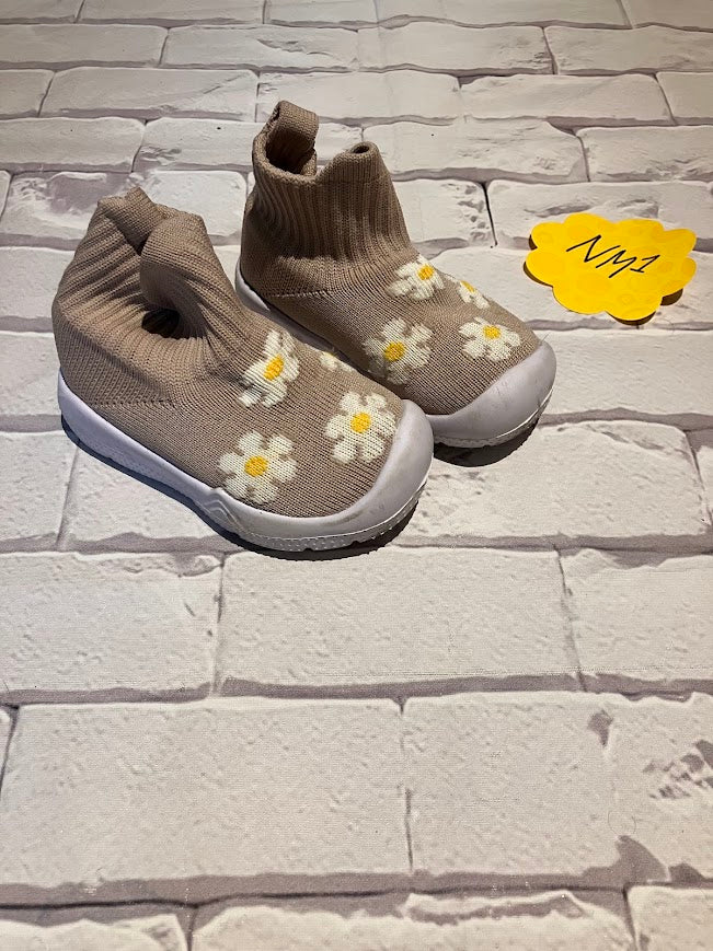 Girls Shoes Size 5