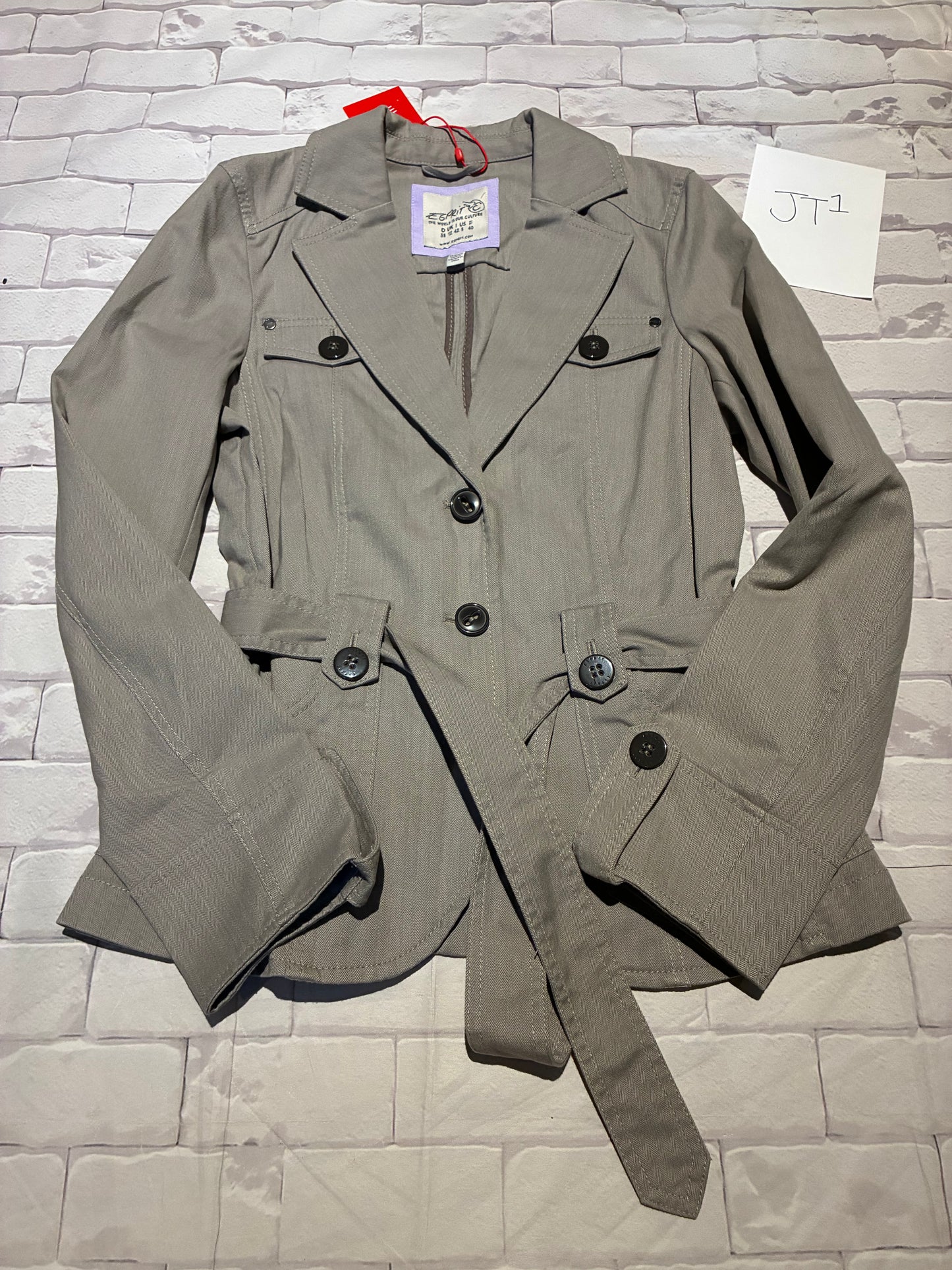 Ladies Outerwear Size 8 BNWT