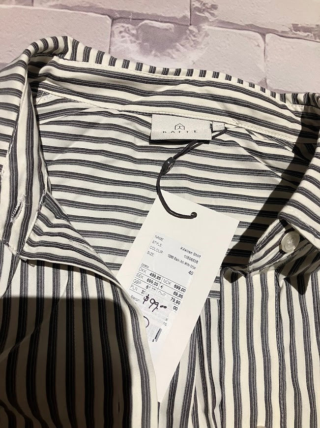 Ladies Top Size 40 BNWT