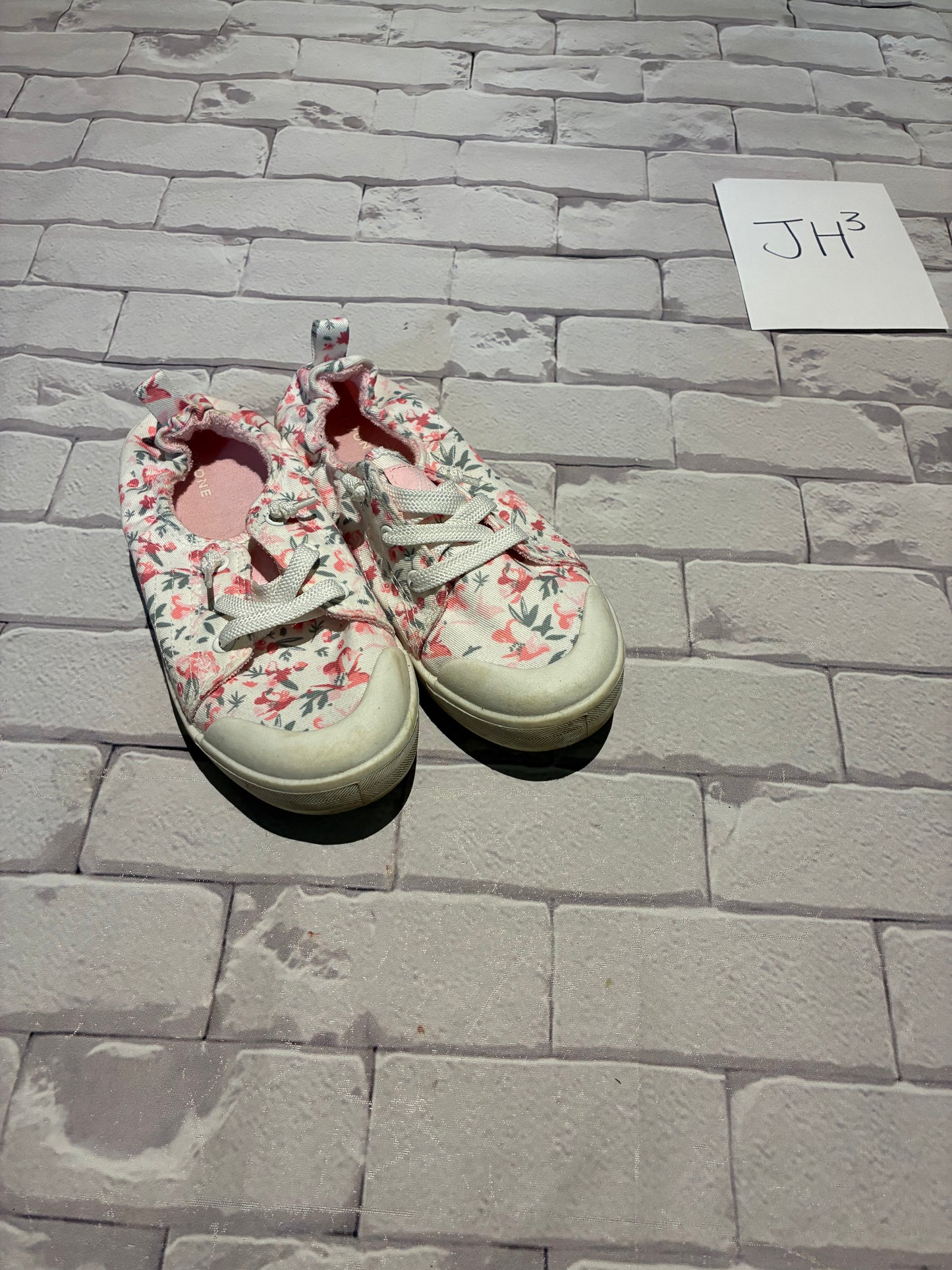 Shoes Size 4