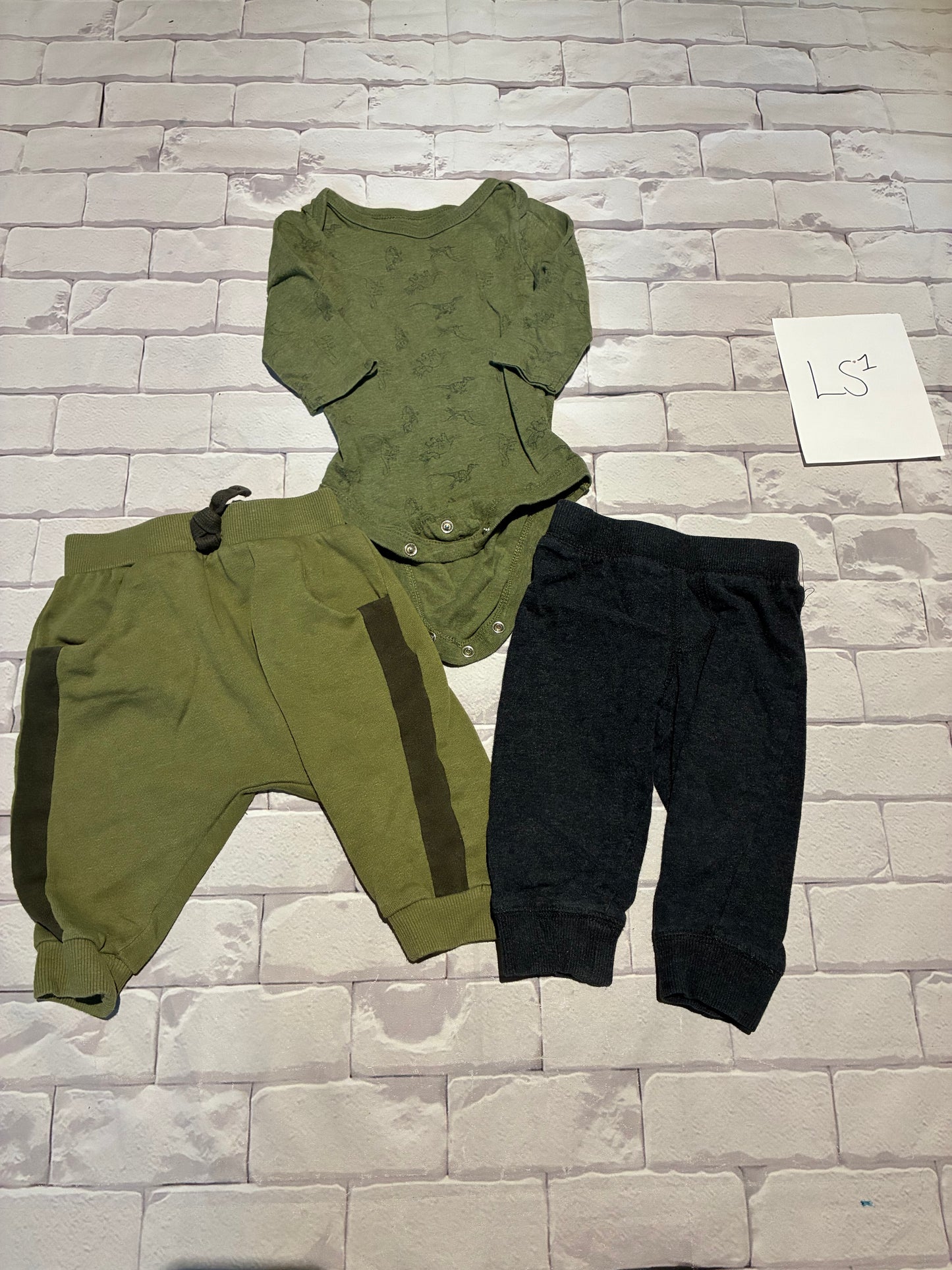 Outfit Size 6-12m