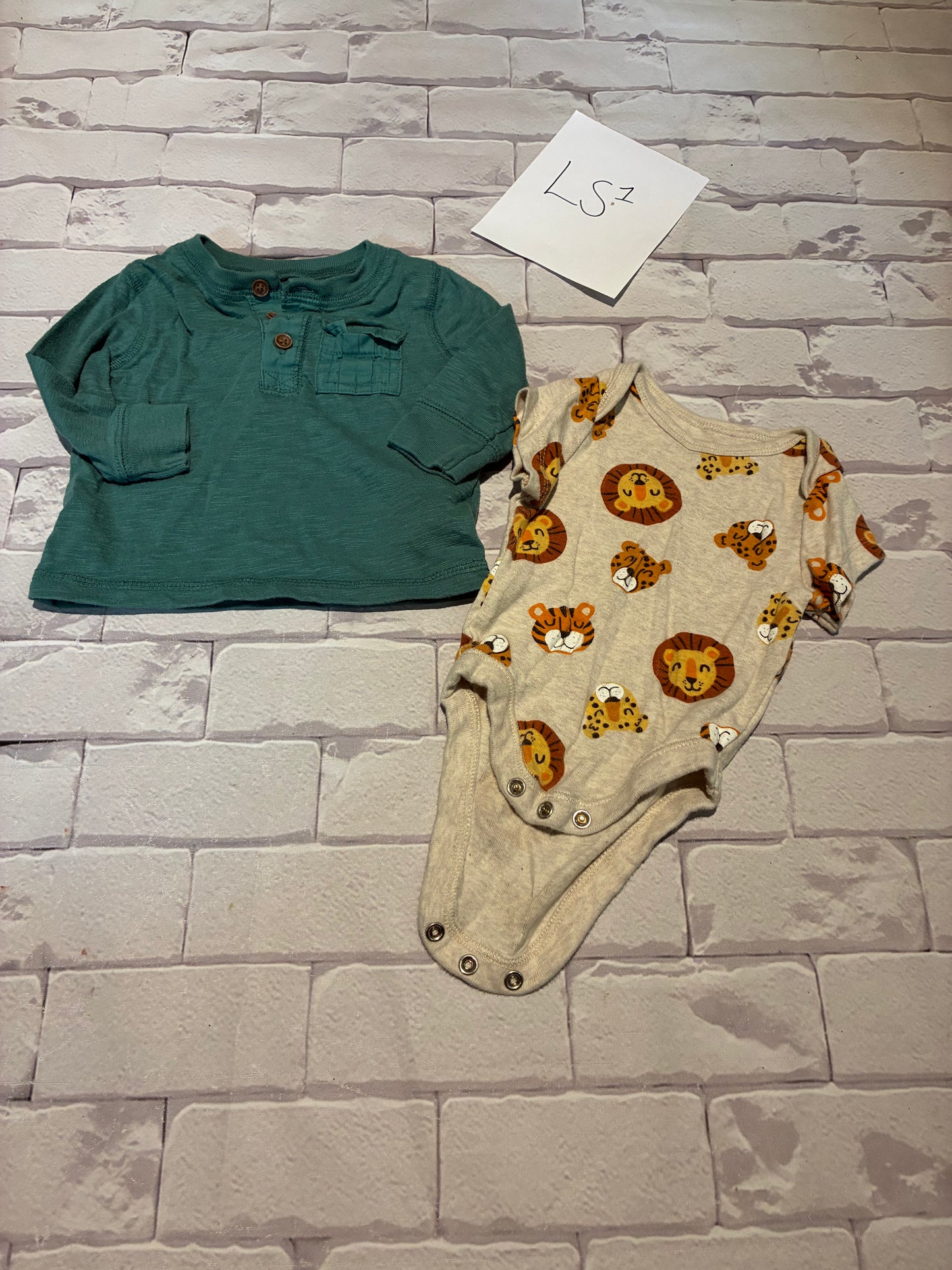 Tops Size 0-3m