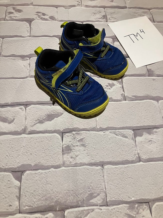 Boys Shoes Size 5.5