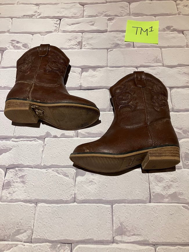 Shoes Size 8
