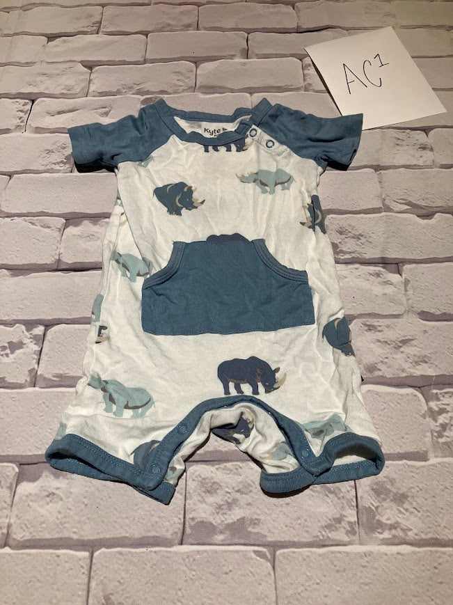 Boys Outfit Size 6-12m