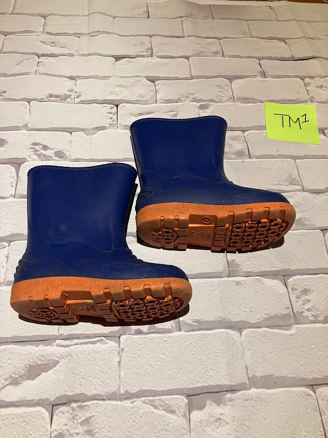 Shoes Size 8