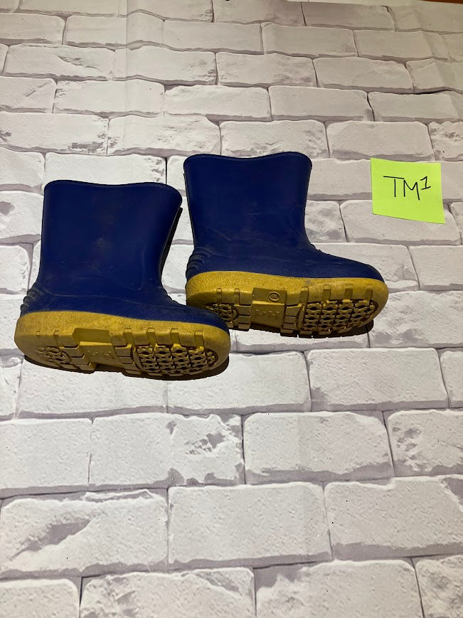 Shoes Size 8