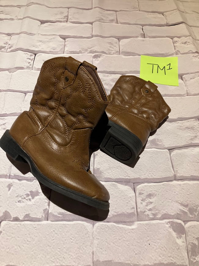 Shoes Size 8