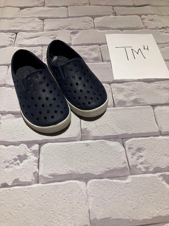 Boys Shoes Size 6