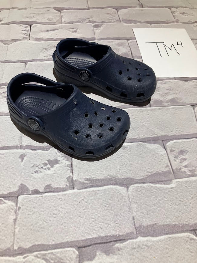 Boys Shoes Size 6-7
