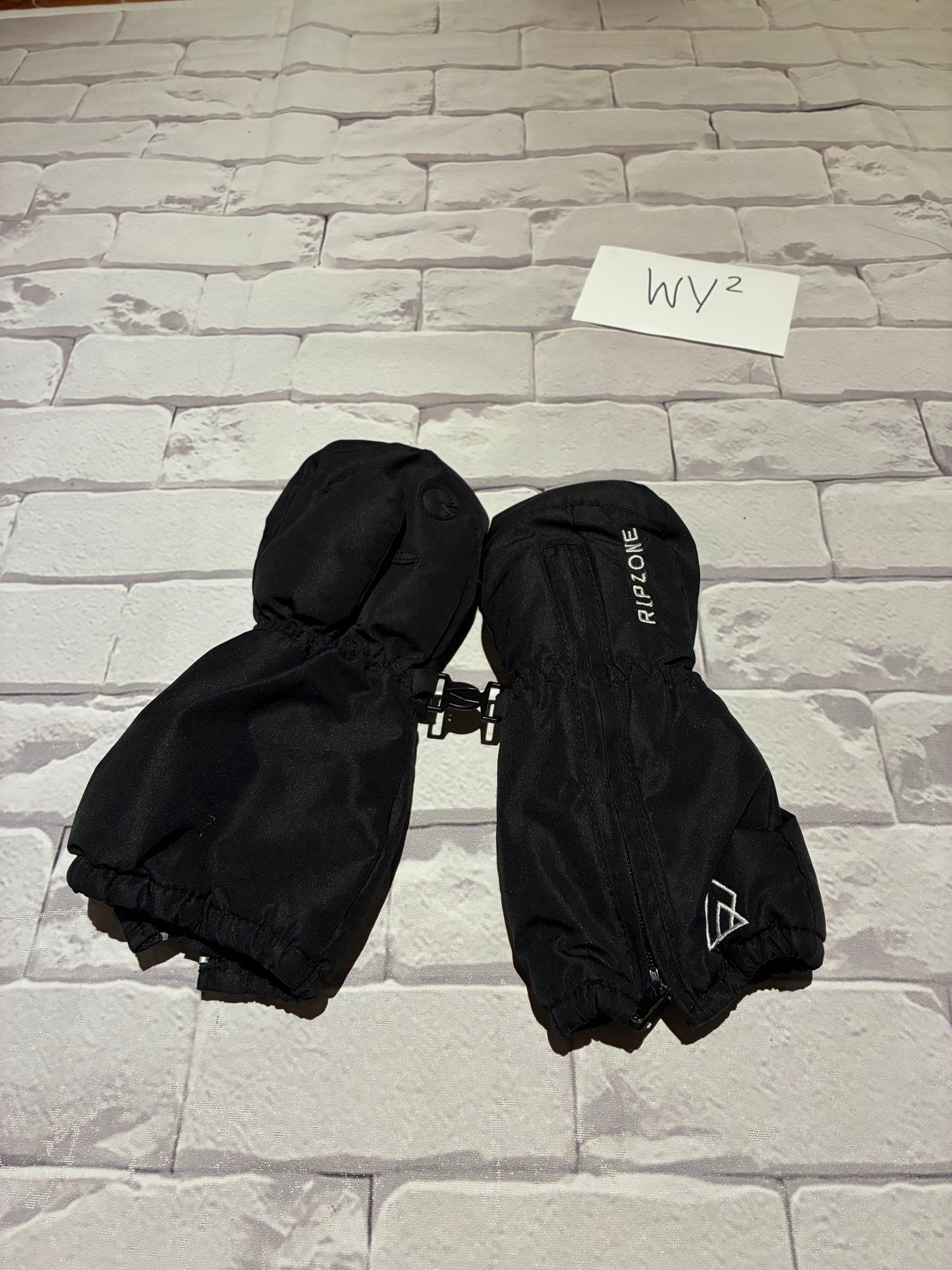 Mitts Size 2-4