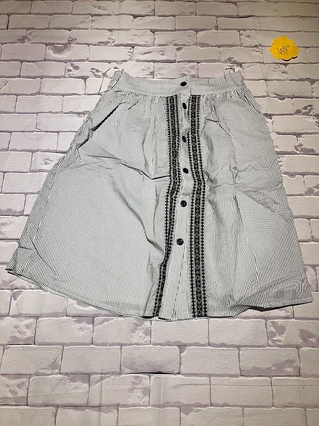 Ladies Bottoms Size M