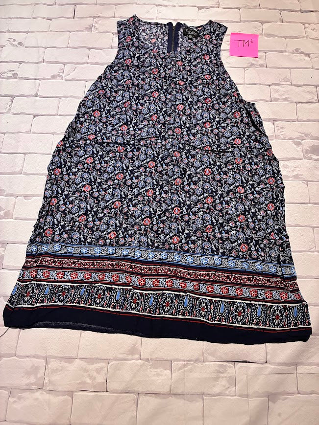 Ladies Dress Size M (tag says XXL)