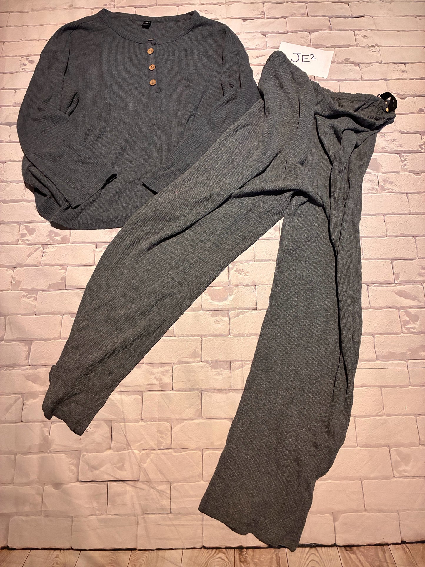 Ladies Outfit Size XL Maternity