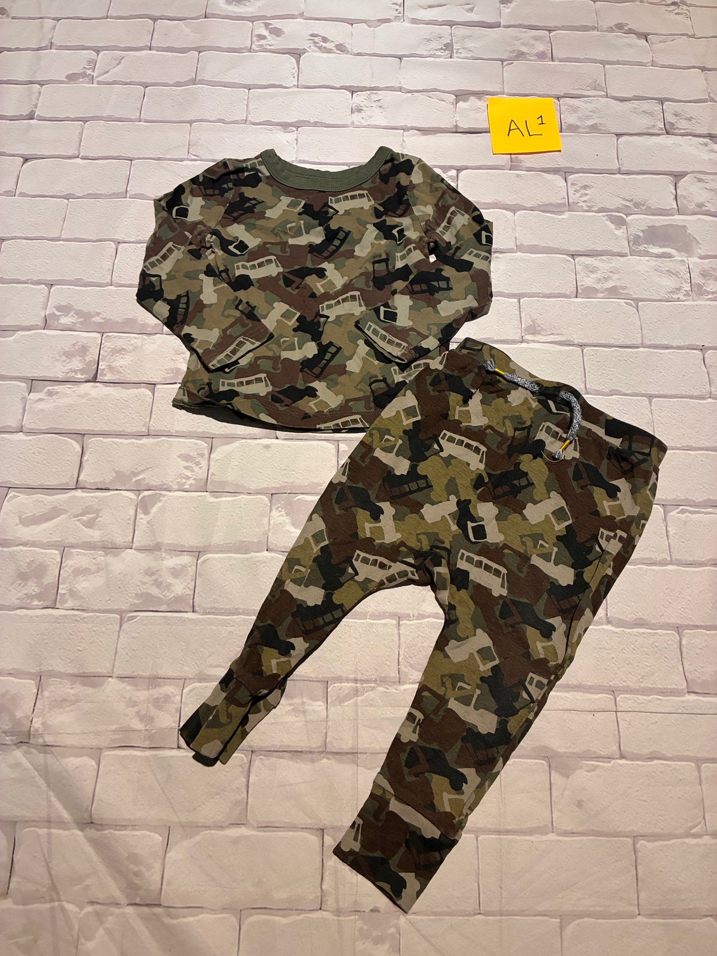 Outfit Size 12-18m