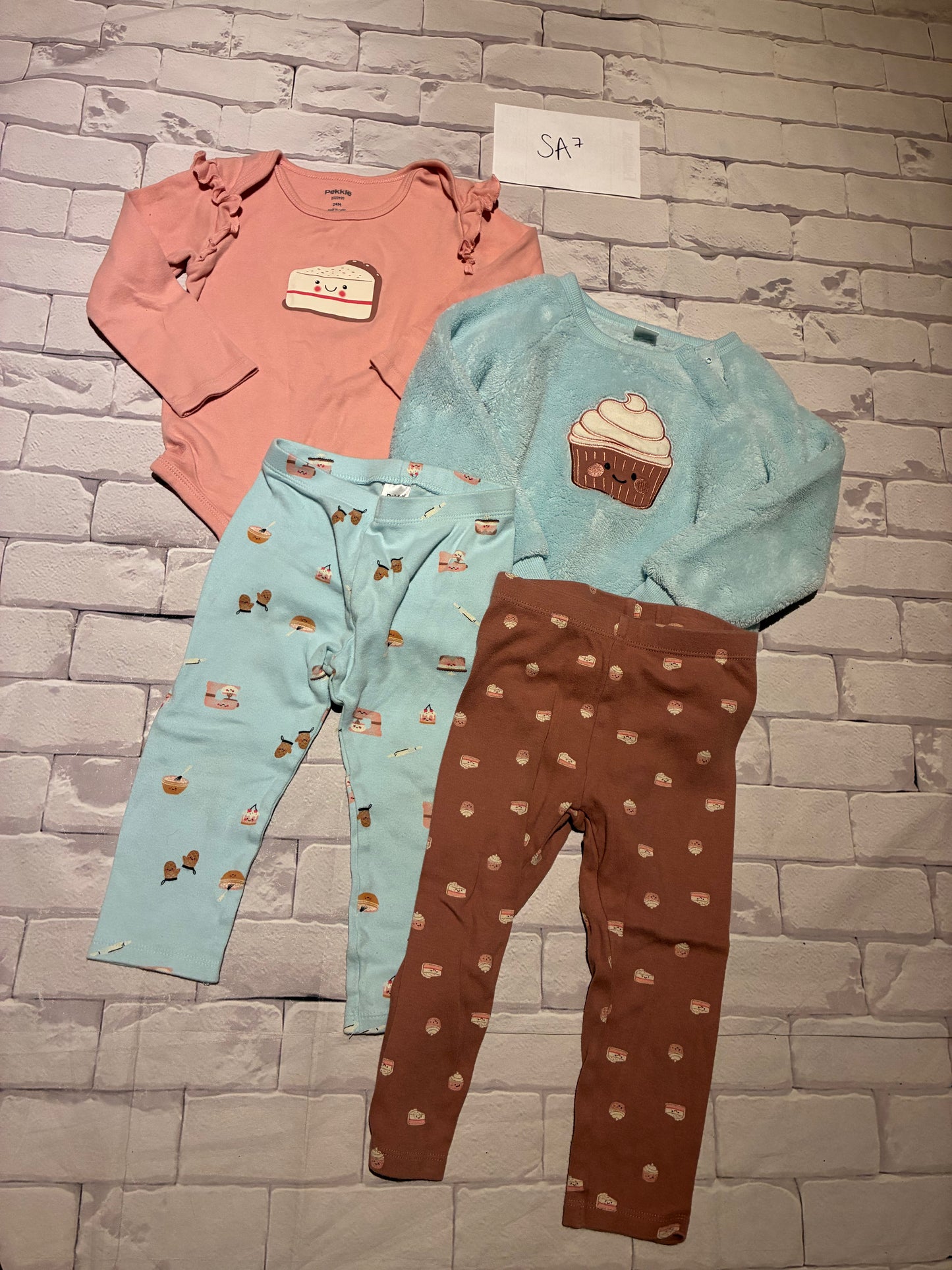 Outfit Size 24m
