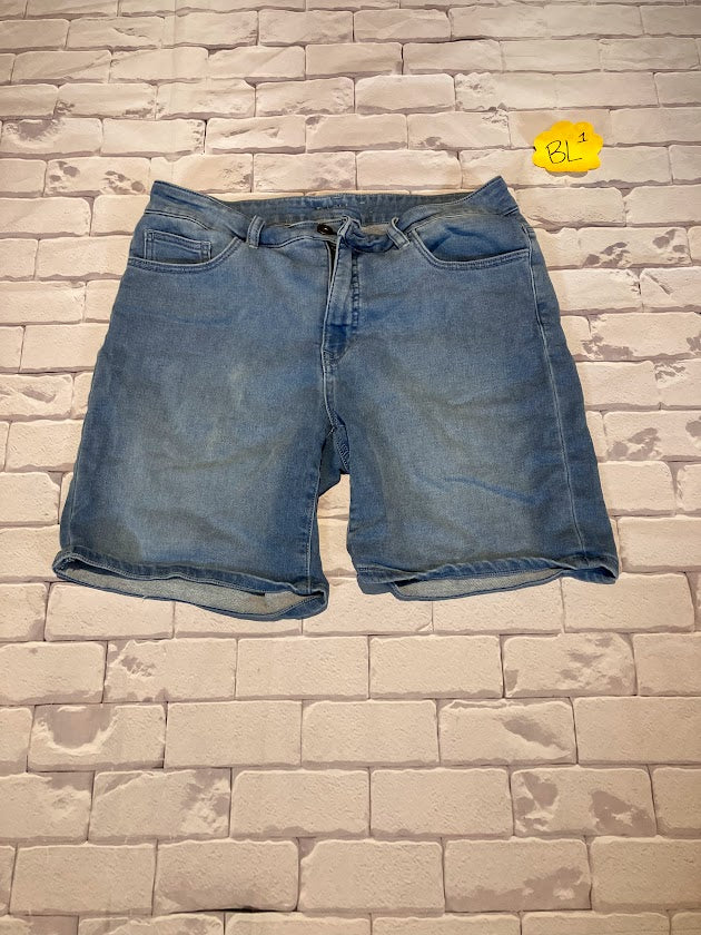 Ladies Bottoms Size 10