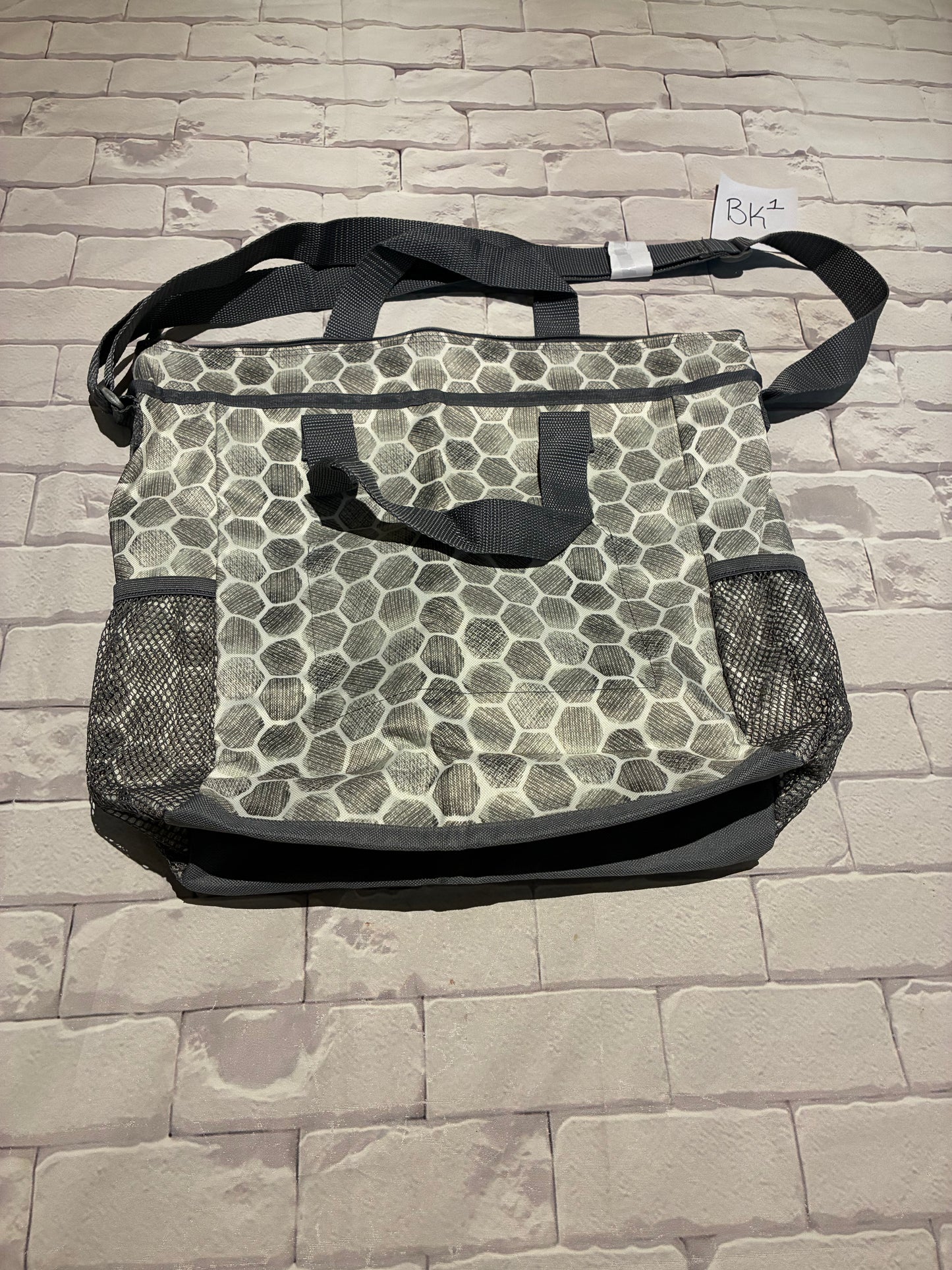Thirty-One Crossbody Organizing Tote in Stepping Stones BNWT