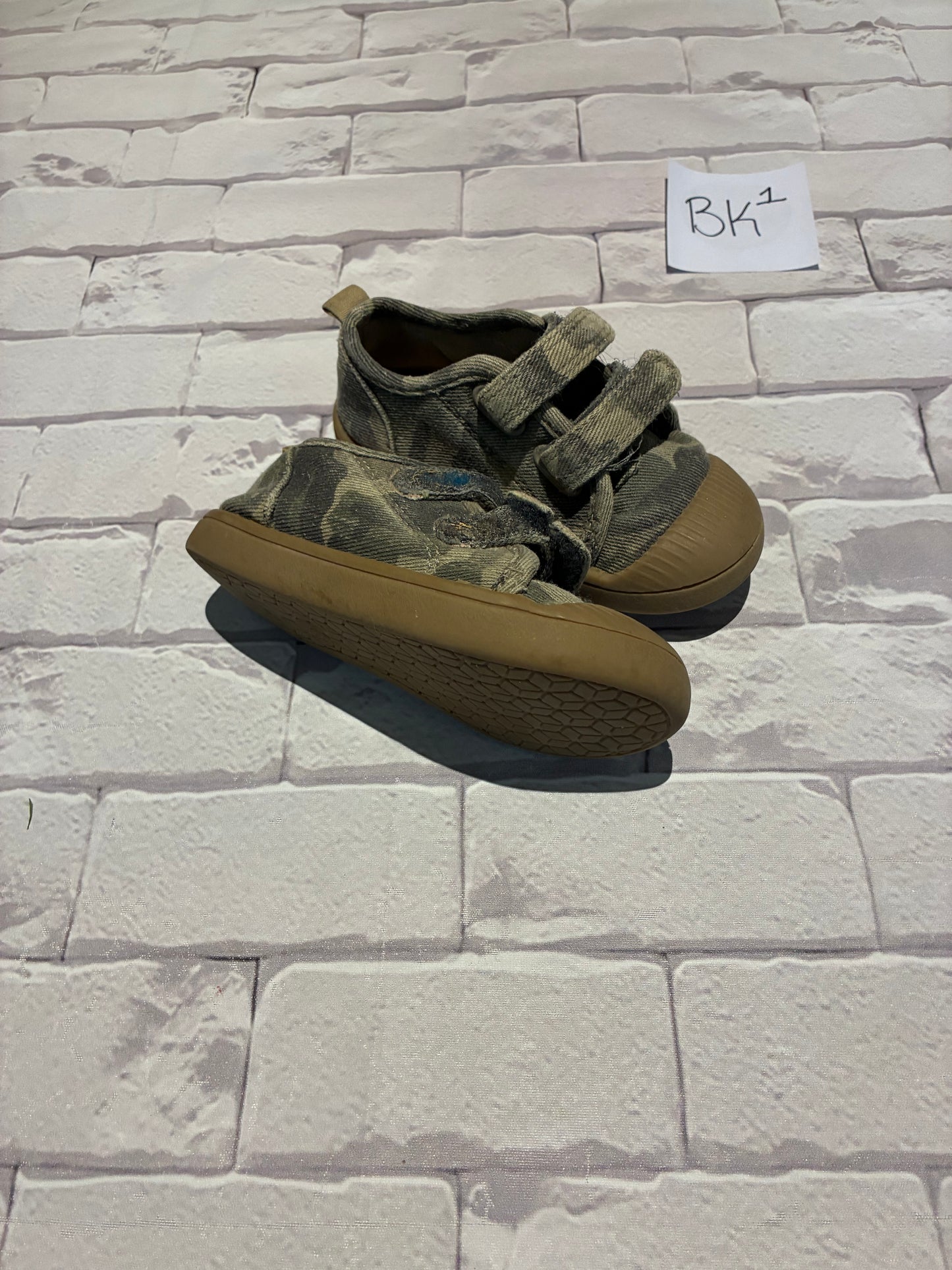 Shoes Size 8