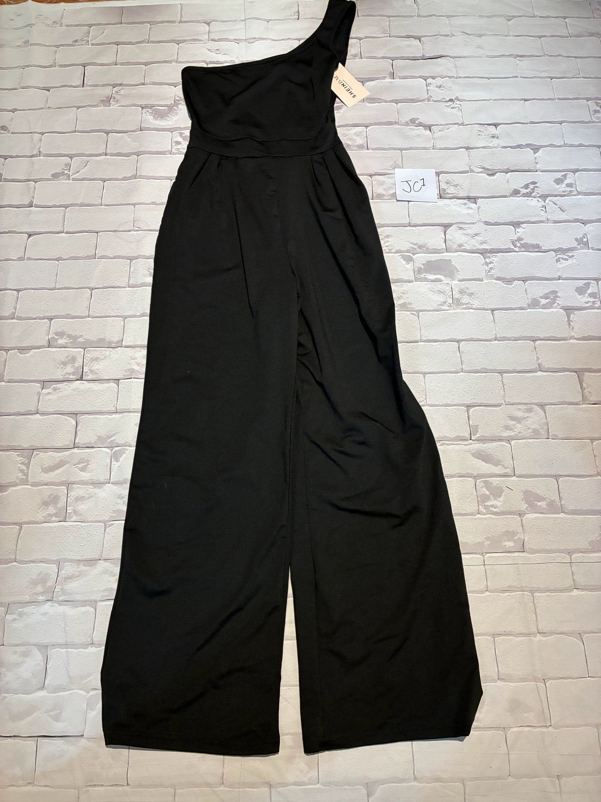 Ladies Outfit Size 2 BNWT