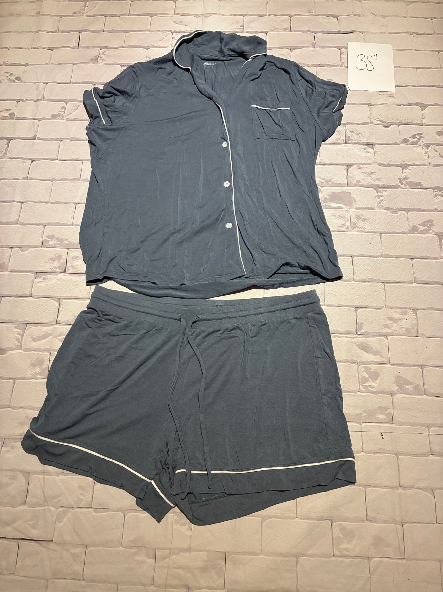 Ladies Sleepwear Size XL