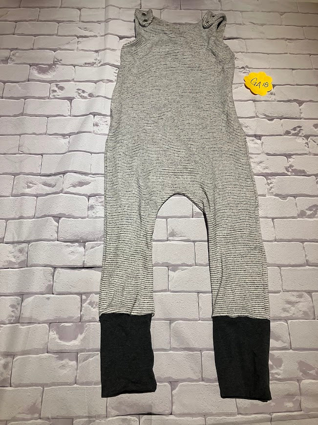 Boys Outfit Size 3-6 years