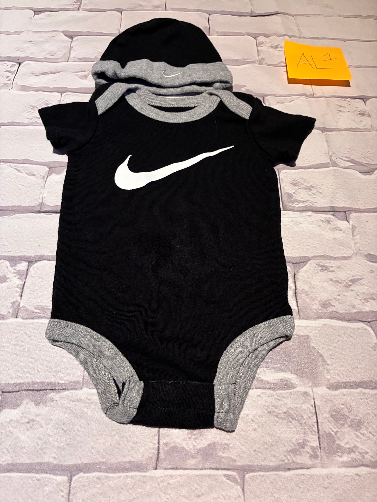 Outfit Size 6-12m