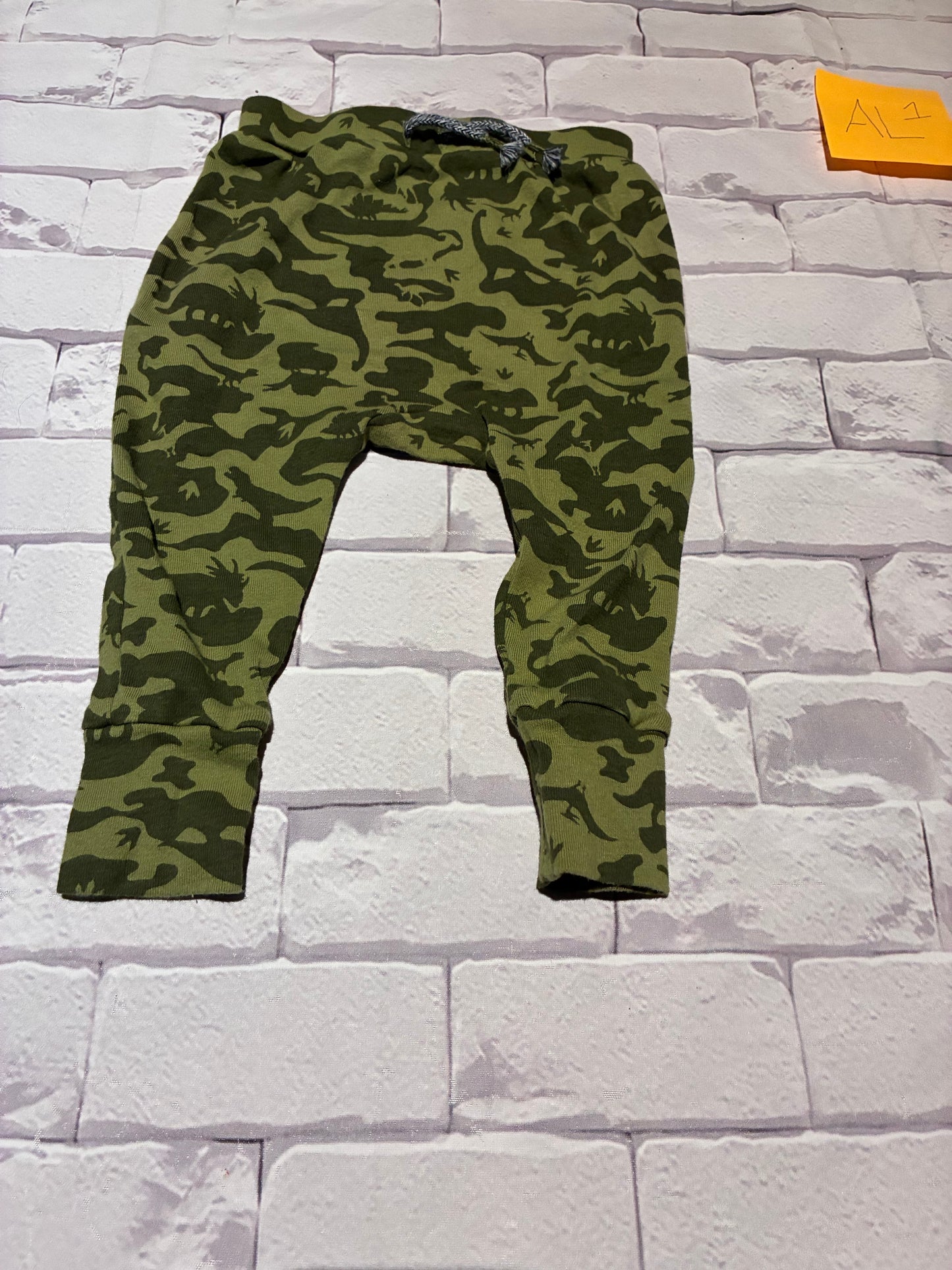 Bottoms Size 6-12m
