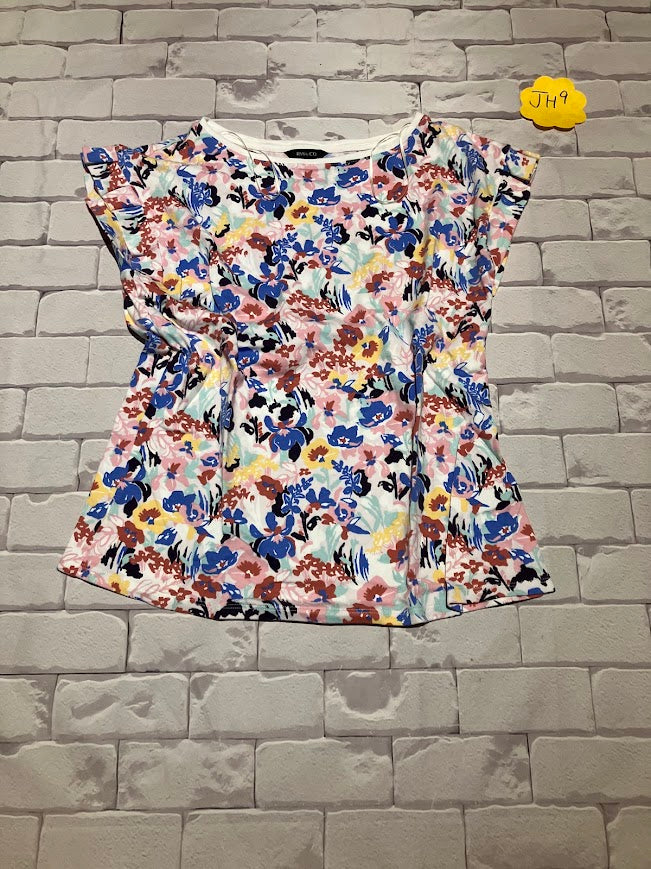 Ladies Top Size M