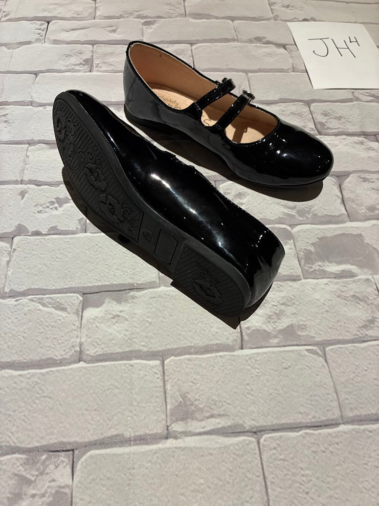 Shoes Size 2
