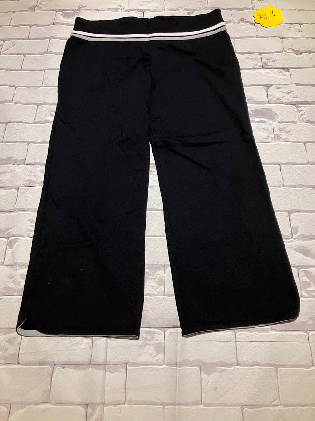 Ladies Bottoms Size M