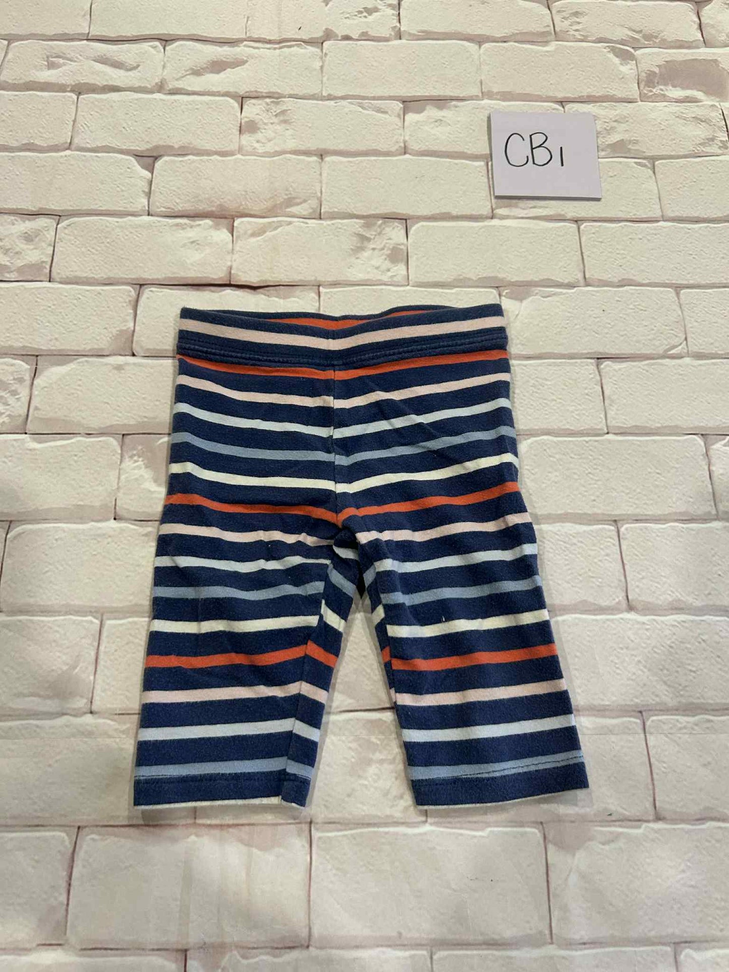 Bottoms Size 2 Capri