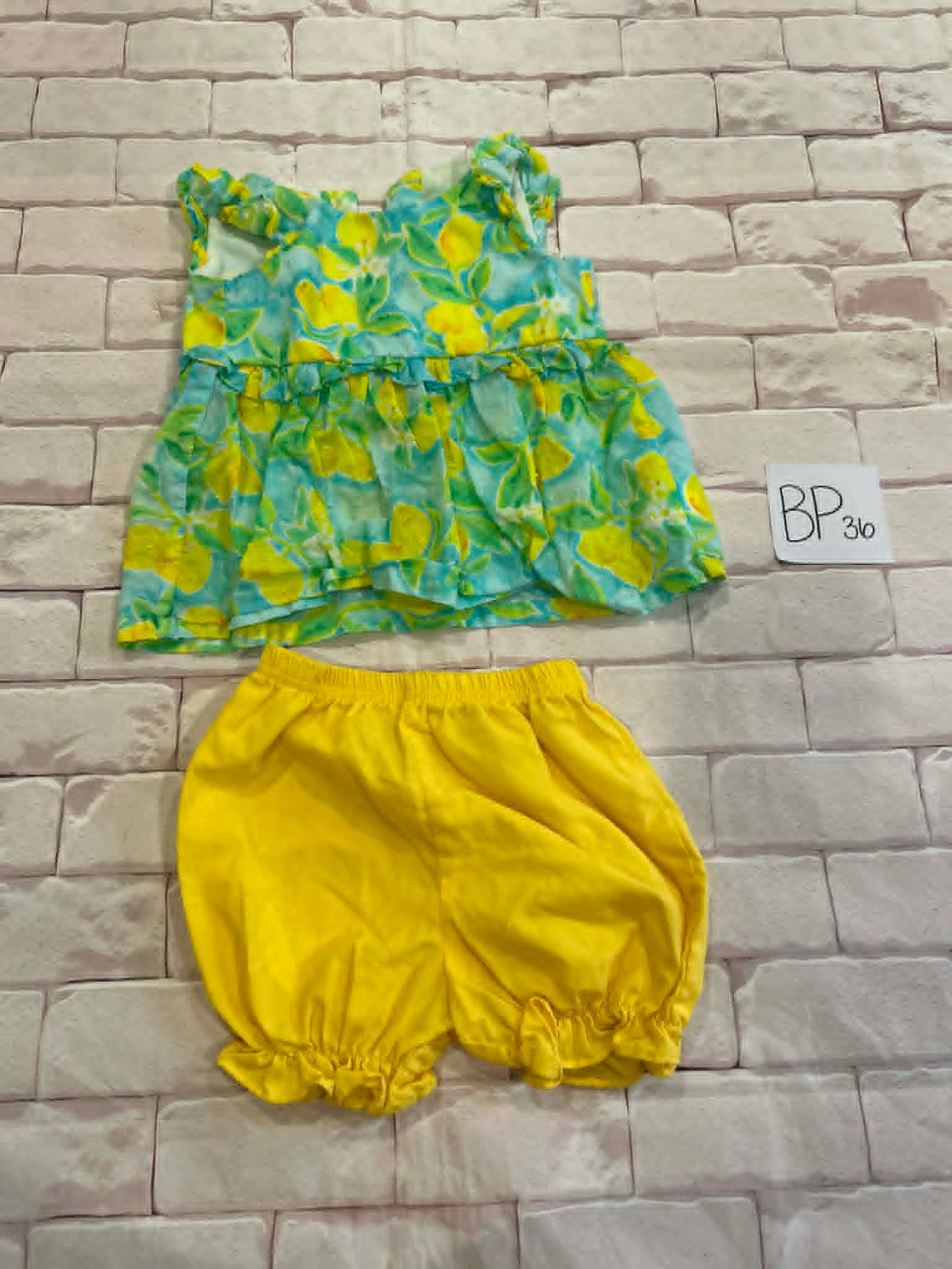 Outfits Size 18m