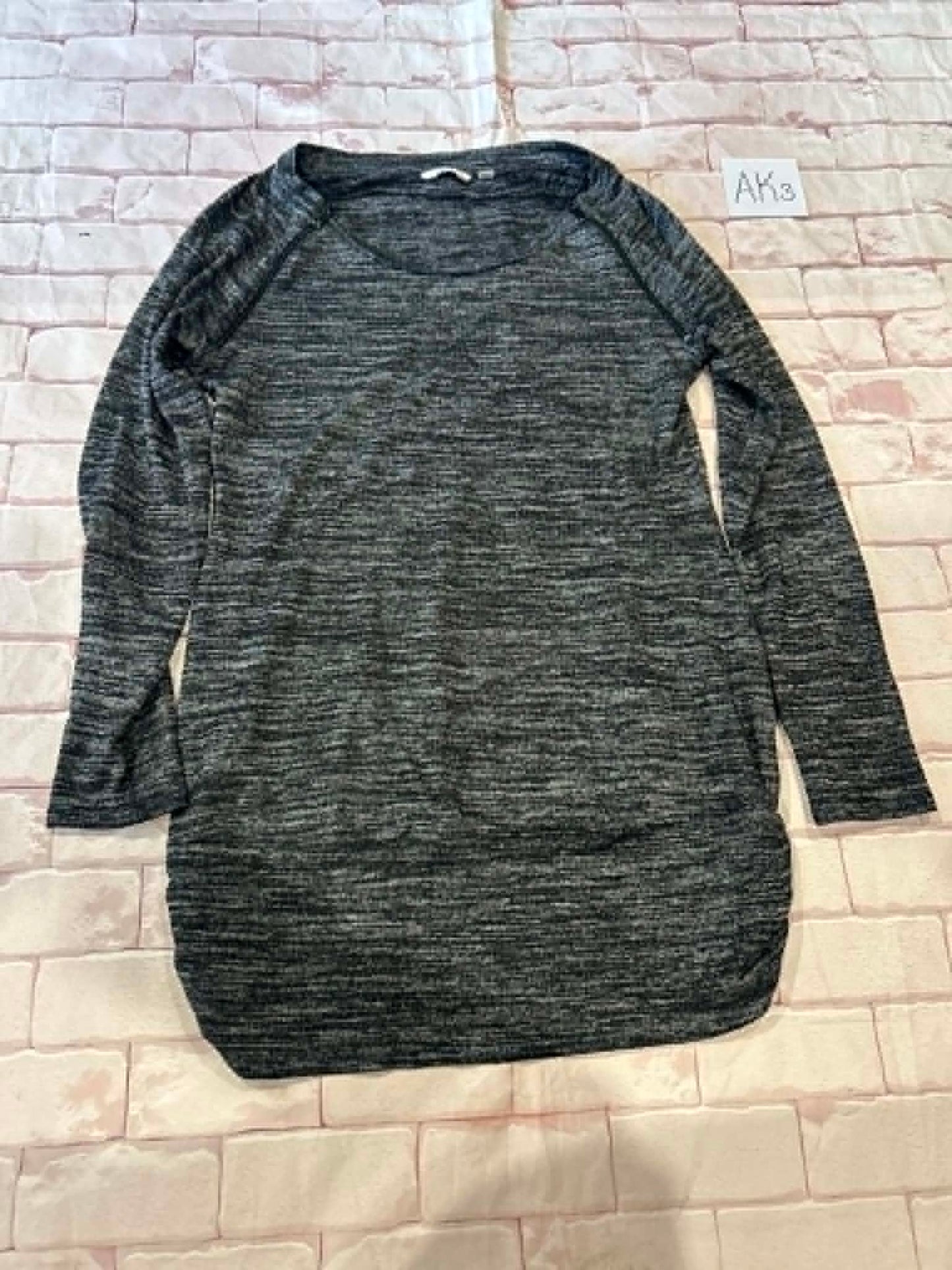 Ladies Maternity/Nursing Top Size S