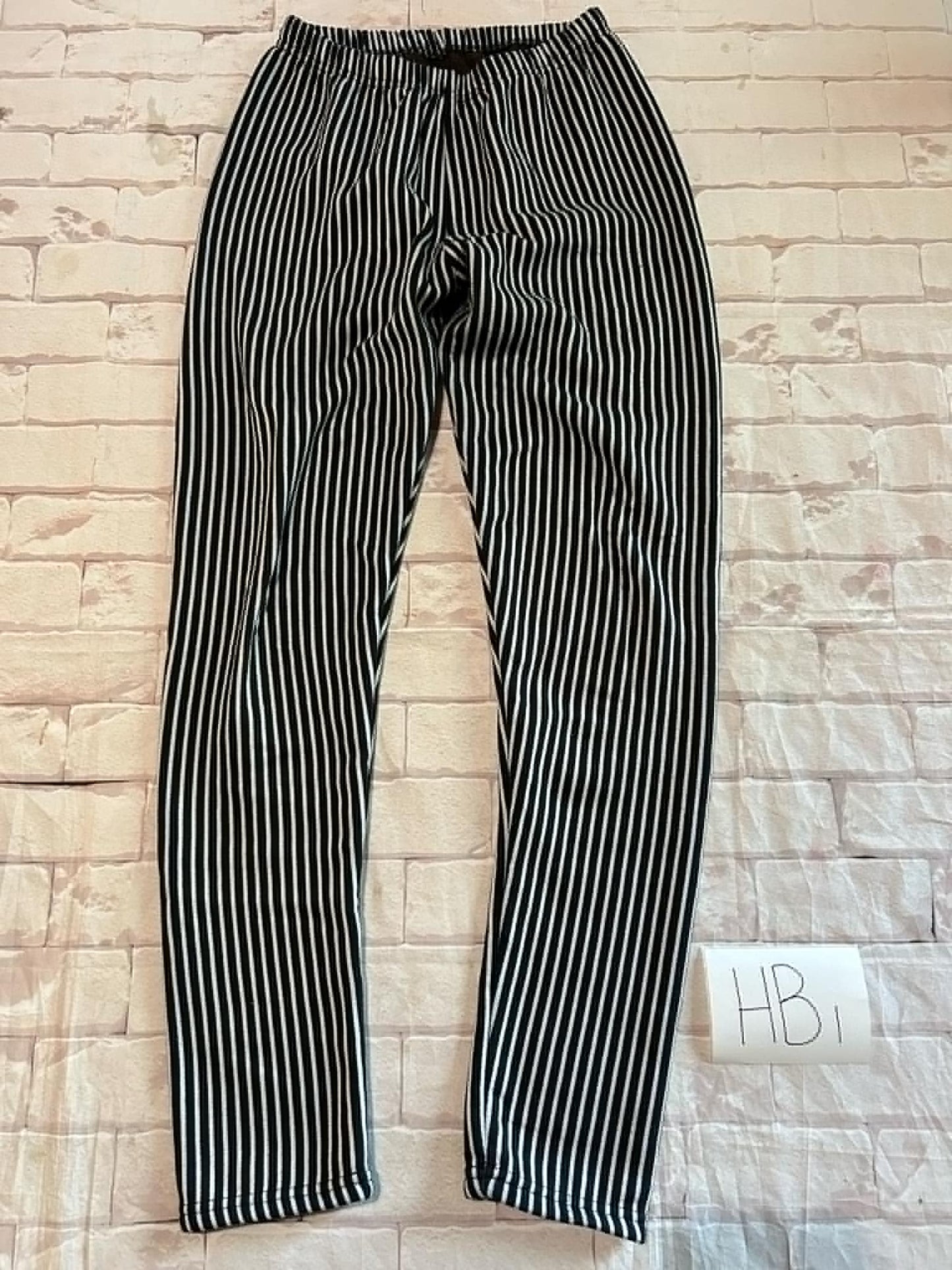 Ladies Bottoms Size M