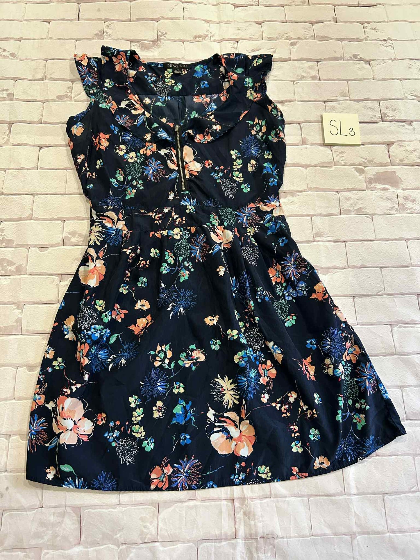 Ladies Dress Size L- has pockets