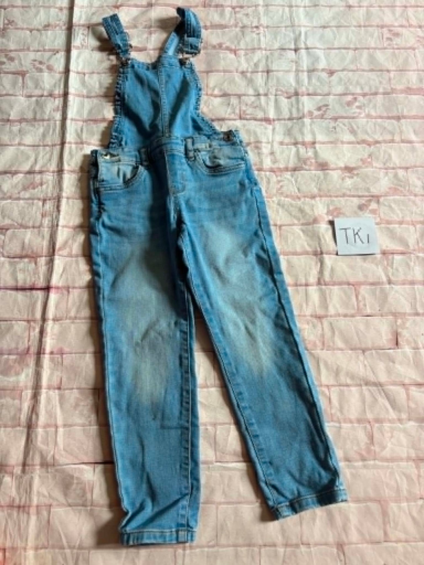 Outfit Size 6